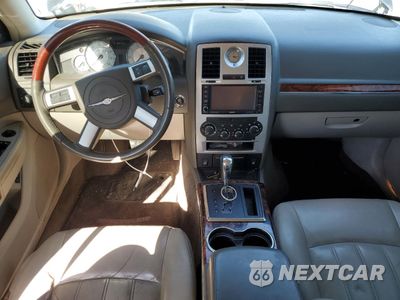Zdjęcie 8 z 14 samochodu: 2010 CHRYSLER 300C VIN:2C3CK6CTXAH129090 - miniatura