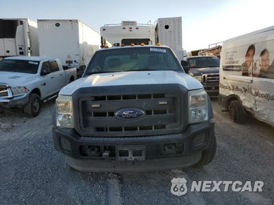 Piąte zdjęcie samochodu w środku: 2013 FORD F550 SUPER DUTY VIN:1FDUF5HT9DEB76366 - miniatura