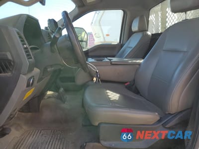 Zdjęcie 7 z 12 samochodu: 2020 FORD F550 SUPER DUTY VIN:1FDUF5GT8LDA05422 - miniatura
