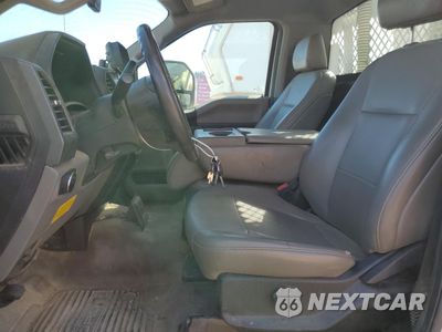Zdjęcie 7 z 12 samochodu: 2020 FORD F550 SUPER DUTY VIN:1FDUF5GT8LDA05422 - miniatura