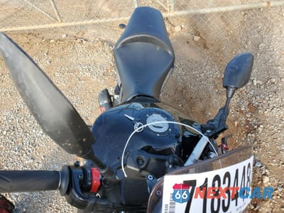 Piąte zdjęcie samochodu w środku: 2016 YAMAHA FZ09 VIN:JYARN33E6GA008637 - miniatura