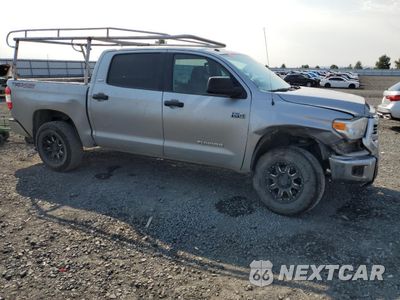 Czwarte zdjęcie samochodu z boku: 2017 TOYOTA TUNDRA CREWMAX SR5 VIN:5TFDY5F17HX672146 - miniatura