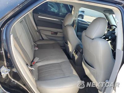 Zdjęcie 10 z 14 samochodu: 2010 CHRYSLER 300C VIN:2C3CK6CTXAH129090 - miniatura