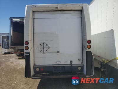 Zdjęcie 6 z 11 samochodu: 2013 ISUZU NPR VIN:JALB4T173D7W00114 - miniatura