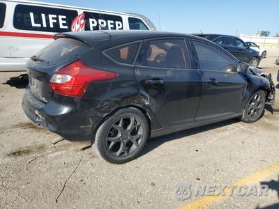 Trzecie zdjęcie samochodu z tyłu: 2014 FORD FOCUS SE VIN:1FADP3K22EL122934 - miniatura
