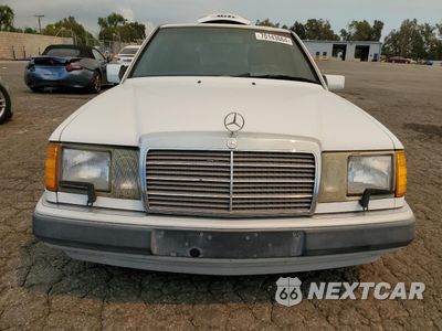 Piąte zdjęcie samochodu w środku: 1991 MERCEDES-BENZ 300 E VIN:WDBEA30D3MB432100 - miniatura