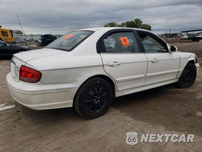 Trzecie zdjęcie samochodu z tyłu: 2003 HYUNDAI SONATA GL VIN:KMHWF25H23A860138 - miniatura