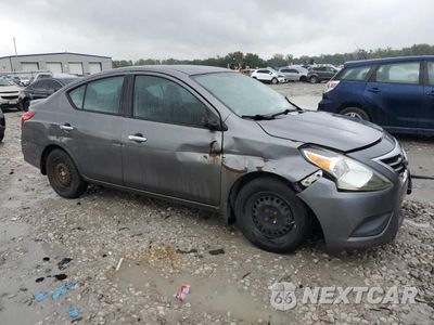 Czwarte zdjęcie samochodu z boku: 2016 NISSAN VERSA S VIN:3N1CN7AP1GL852926 - miniatura