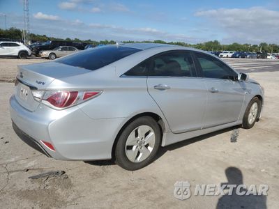 Trzecie zdjęcie samochodu z tyłu: 2012 HYUNDAI SONATA HYBRID VIN:KMHEC4A41CA031743 - miniatura