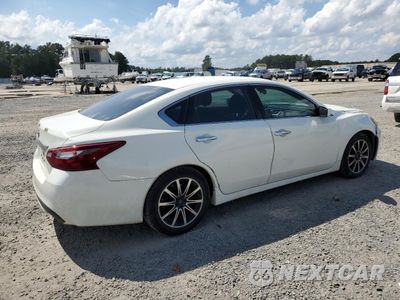 Trzecie zdjęcie samochodu z tyłu: 2018 NISSAN ALTIMA 2.5 VIN:1N4AL3AP2JC122843 - miniatura
