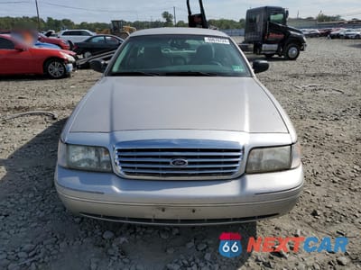 Piąte zdjęcie samochodu w środku: 2005 FORD CROWN VICTORIA LX VIN:2FAFP74W05X110252 - miniatura