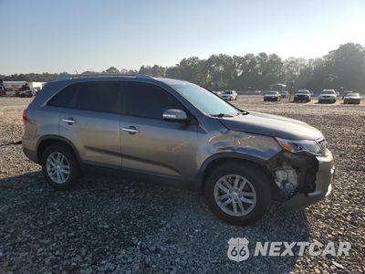 Czwarte zdjęcie samochodu z boku: 2015 KIA SORENTO LX VIN:5XYKT4A65FG584988 - miniatura