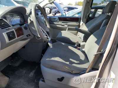 Zdjęcie 7 z 13 samochodu: 2010 CHRYSLER TOWN & COUNTRY TOURING VIN:2A4RR5D17AR437170 - miniatura