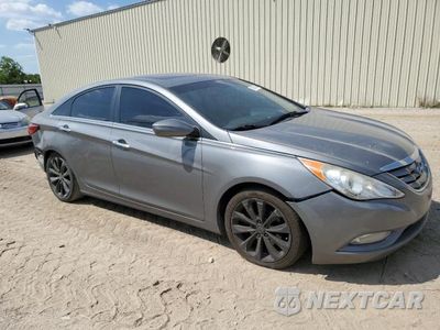 Czwarte zdjęcie samochodu z boku: 2013 HYUNDAI SONATA SE VIN:5NPEC4AC5DH726586 - miniatura