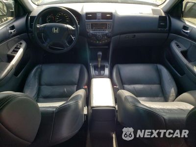 Zdjęcie 8 z 12 samochodu: 2006 HONDA ACCORD EX VIN:1HGCM56816A019608 - miniatura