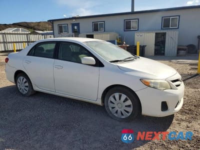 Czwarte zdjęcie samochodu z boku: 2012 TOYOTA COROLLA BASE VIN:2T1BU4EE5CC905210 - miniatura