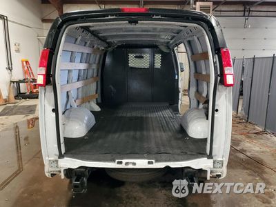 Zdjęcie 6 z 14 samochodu: 2022 GMC SAVANA G2500 VIN:1GTW7AFP2N1216367 - miniatura