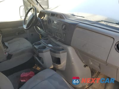 Zdjęcie 8 z 12 samochodu: 2016 FORD ECONOLINE E350 SUPER DUTY CUTAWAY VAN VIN:1FDWE3FL4GDC00716 - miniatura