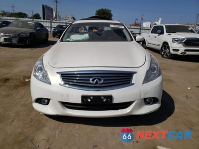 Piąte zdjęcie samochodu w środku: 2015 INFINITI Q40 VIN:JN1CV6AR0FM523750 - miniatura