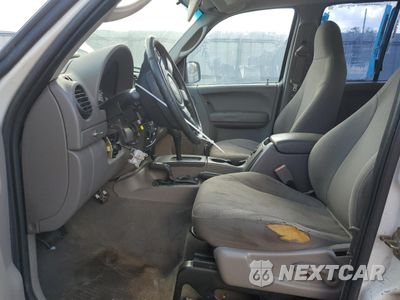 Zdjęcie 7 z 15 samochodu: 2003 JEEP LIBERTY SPORT VIN:1J4GL48KX3W707069 - miniatura