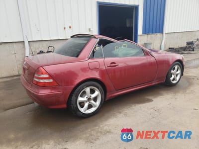 Trzecie zdjęcie samochodu z tyłu: 2001 MERCEDES-BENZ SLK 320 VIN:WDBKK65F81F195913 - miniatura