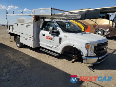 Czwarte zdjęcie samochodu z boku: 2020 FORD F550 SUPER DUTY VIN:1FDUF5GT8LDA05422 - miniatura