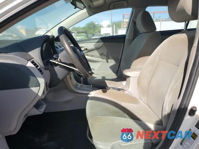 Zdjęcie 7 z 12 samochodu: 2012 TOYOTA COROLLA BASE VIN:2T1BU4EE5CC905210 - miniatura