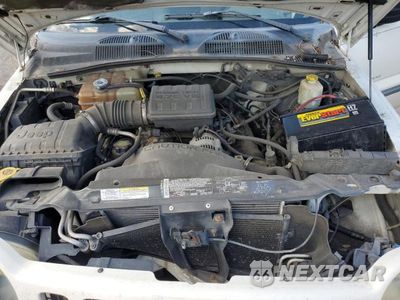 Zdjęcie 12 z 13 samochodu: 2003 JEEP LIBERTY SPORT VIN:1J4GL48KX3W707069 - miniatura