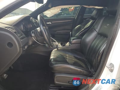 Zdjęcie 7 z 15 samochodu: 2020 CHRYSLER 300 S VIN:2C3CCABG8LH129967 - miniatura