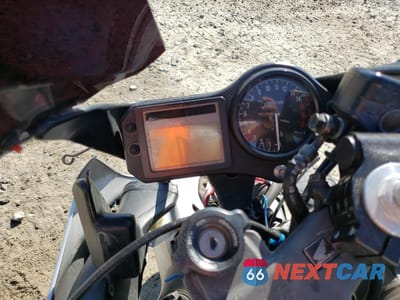Zdjęcie 7 z 9 samochodu: 2003 HONDA CBR600 F4 VIN:JH2PC35063M401184 - miniatura