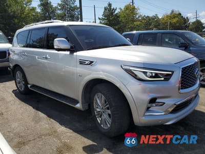 Czwarte zdjęcie samochodu z boku: 2018 INFINITI QX80 BASE VIN:JN8AZ2NC5J9441035 - miniatura