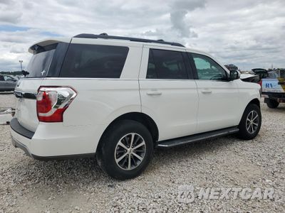 Trzecie zdjęcie samochodu z tyłu: 2020 FORD EXPEDITION XLT VIN:1FMJU1HT5LEA50375 - miniatura