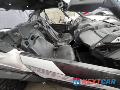 Zdjęcie 6 z 10 samochodu: 2019 CAN-AM MAVERICK X3 TURBO VIN:3JBVGAY40KK002389 - miniatura