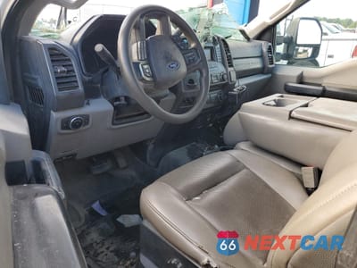 Zdjęcie 8 z 12 samochodu: 2017 FORD F450 SUPER DUTY VIN:1FDUF4GT7HED53997 - miniatura