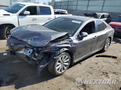 2020 TOYOTA CAMRY LE 4T1C11AK3LU861407 - główne zdjęcie licytacji z USA - miniatura