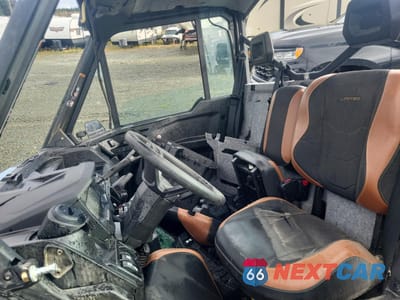 Piąte zdjęcie samochodu w środku: 2022 CAN-AM DEFENDER LIMITED CAB HD10 VIN:3JBUVAX40NK004229 - miniatura