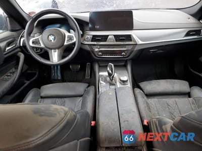 Zdjęcie 8 z 12 samochodu: 2023 BMW M550XI VIN:WBA13BK09PCM16851 - miniatura
