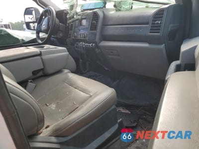 Zdjęcie 10 z 12 samochodu: 2017 FORD F450 SUPER DUTY VIN:1FDUF4GT7HED53997 - miniatura