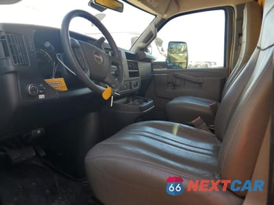 Zdjęcie 7 z 13 samochodu: 2022 GMC SAVANA CUTAWAY G3500 VIN:7GZ37TC75NN002097 - miniatura