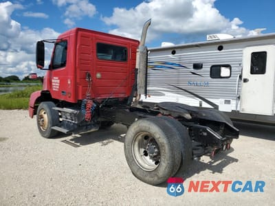 Trzecie zdjęcie samochodu z tyłu: 2005 VOLVO VN VNM VIN:4V4M19GF95N387577 - miniatura