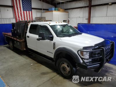 Czwarte zdjęcie samochodu z boku: 2019 FORD F550 SUPER DUTY VIN:1FD0W5HTXKEC41981 - miniatura