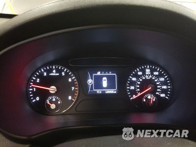 Zdjęcie 9 z 13 samochodu: 2017 KIA SORENTO LX VIN:5XYPGDA51HG190537 - miniatura