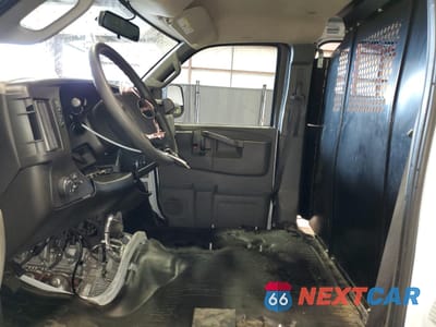 Zdjęcie 7 z 14 samochodu: 2022 GMC SAVANA G2500 VIN:1GTW7AFP2N1216367 - miniatura