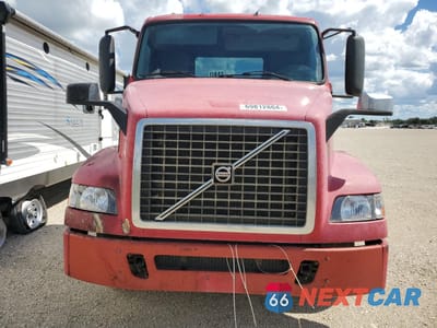 Zdjęcie 9 z 10 samochodu: 2005 VOLVO VN VNM VIN:4V4M19GF95N387577 - miniatura