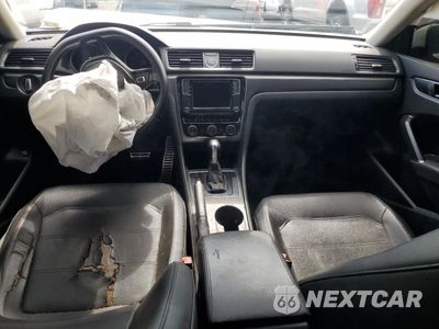 Zdjęcie 8 z 14 samochodu: 2017 VOLKSWAGEN PASSAT R-LINE VIN:1VWDT7A39HC066063 - miniatura