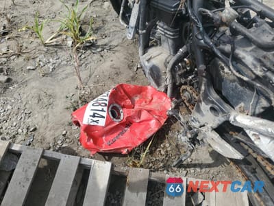 Zdjęcie 8 z 11 samochodu: 2009 KAWASAKI EX250 J VIN:JKAEXMJ129DA20592 - miniatura