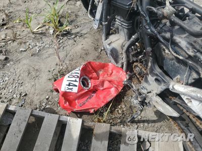 Zdjęcie 8 z 11 samochodu: 2009 KAWASAKI EX250 J VIN:JKAEXMJ129DA20592 - miniatura