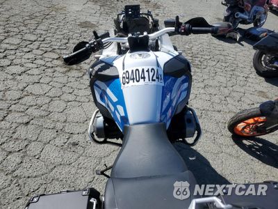 Zdjęcie 6 z 9 samochodu: 2018 BMW R1200 GS ADVENTURE VIN:WB10A1204JZ967902 - miniatura