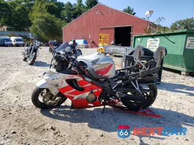 Trzecie zdjęcie samochodu z tyłu: 2003 HONDA CBR600 F4 VIN:JH2PC35063M401184 - miniatura