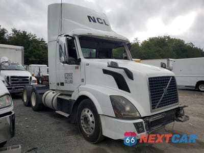 2018 VOLVO VN VNL 4V4NC9EH6JN887788 - główne zdjęcie licytacji z USA - miniatura